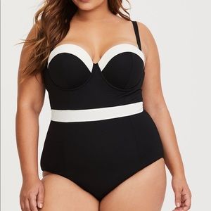 Retro black and white one piece